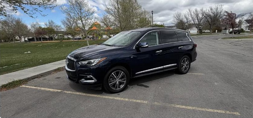 INFINITI QX60 2018 parked with mountain backdrop, Spanish Fork, Utah